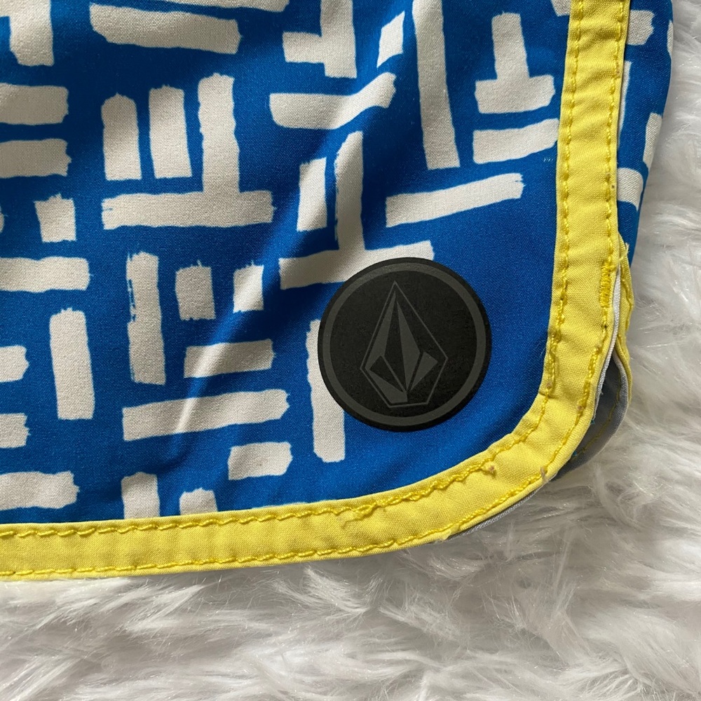 Volcom Mod Tech Board Shorts - image 2